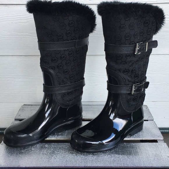 SOLDMichael Kors Fulton Mid Rain boots w/ Faux Fur - Picture 2 of 8